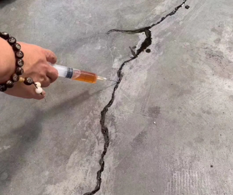 哈尔滨混凝土裂缝修补技术详解​